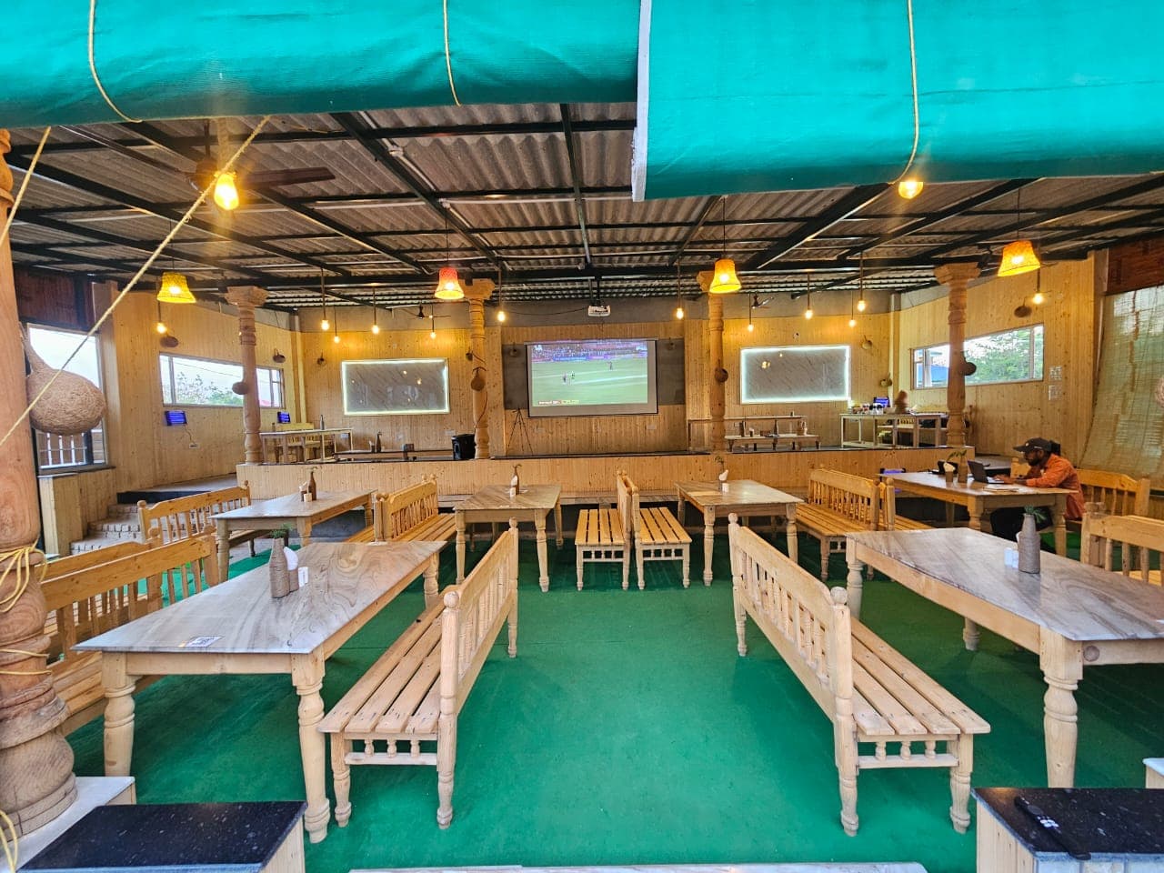 Prafull Hotel and Restaurant